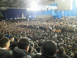 Ил Дархан и мэр Якутска выступили перед разгневанными жителями Якутии