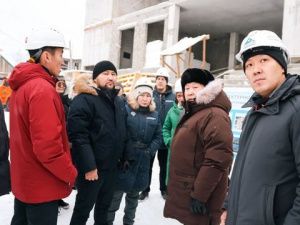 Дмитрий Садовников проверил ход строительства социальных объектов Якутска и его пригородов