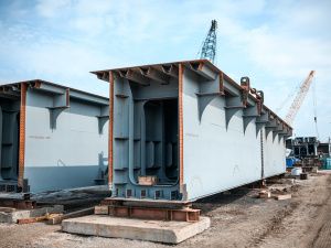 Глава Якутии ознакомился с ходом строительства мостового перехода через реку Марха