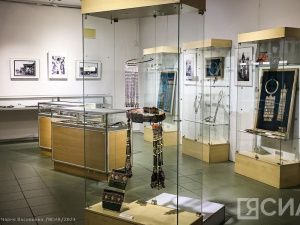 От XVI до XXI века: в музее имени Ярославского открыли выставку якутских украшений
