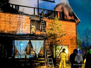 Крупный пожар в частном доме произошел в Якутске