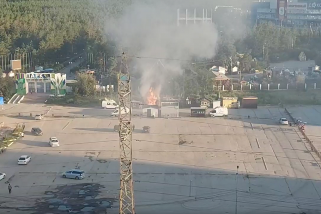 В киоске возле городского парка Якутска вспыхнул пожар UPD