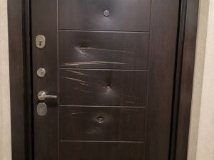 Не та дверь: в Намском районе пьяный мужчина перепутал квартиры и и теперь ответит за повреждённое имущество