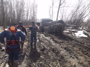 Четырех человек спасли из труднодоступной местности в Верхнеколымском районе