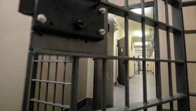 В Якутске 21-летний иностранец и его сожительница распространяли наркотики