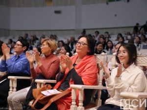 Бурными овациями завершился концерт ансамбля «Виртуозы Якутии» в Казахстане