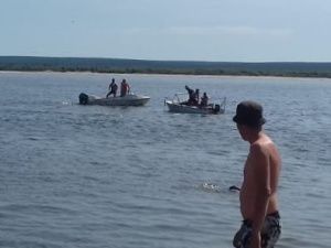 «Водолазы МЧС тянули время и зарабатывали на чужом горе», — родные утонувшей девочки рассказали о поисках близ Еланки