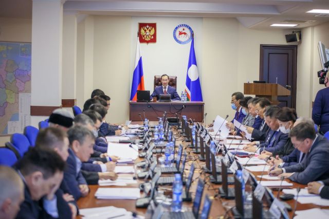 Айсен Николаев: инфраструктура для массового спорта должна быть включена в проекты жилых комплексов и социальных объектов