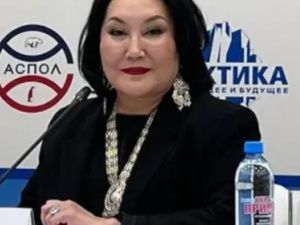 Судебный пристав переквалифицировался в артиста-инструменталиста, после чего директора театра оштрафовали