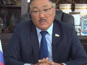 Нюрбинские ребятишки много лет учатся в школе, здание которой признано непригодным для эксплуатации, и будут далше учится в аварийном здании