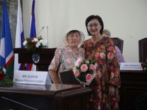 Сардана Авксентьева поздравила работников сферы торговли Якутска с профессиональным праздником