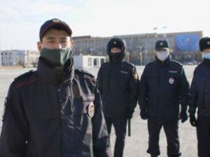 «Айсблог»: в новых «Хрониках коронавируса» показали, как работает полиция