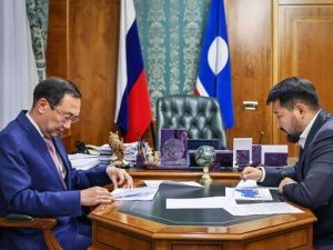 Айсен Николаев обсудил реализацию мастер-плана Якутска с мэром Евгением Григорьевым 