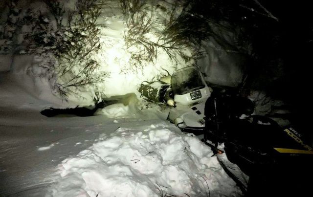 «Им повезло, что в этом месте ловила сотовая связь». В Якутии спасли заблудившихся в пургу колымчан