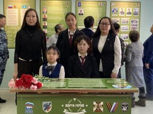 В Саха гимназии установили «Парту Героя» имени  бойца ОМОН Росгвардии Андрея Ощепкова