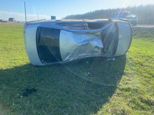 Пьяная автоледи перевернулась на автомобиле