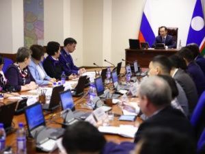 Айсен Николаев провёл заседание Координационного совета по предпринимательству