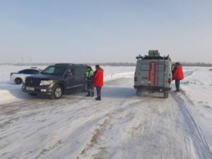 В Якутске провели рейды по выявлению несанкционированного выезда на лед транспортных средств