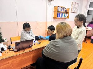 Первый в этому году выезд мобильных врачей Якутии посвящен детям