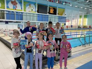 В Якутске провели соревнование по плаванию среди школьников