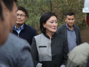 Сардана Авксентьева провела выездное совещание по капитальному ремонту многоквартирных домов