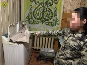 В Момском улусе две женщины обокрали пенсионерку