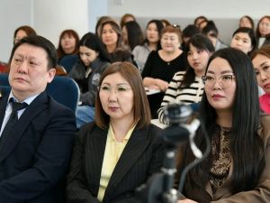 Руководитель Федерального центра развития воспитания в системе СПО Данил Уфимцев провёл семинар для педагогов колледжей Якутии 