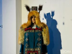 В Якутске презентовали выставку «Сказки зимы» модельера Августины Филипповой