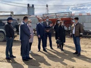 Депутаты Гордумы посетили АО «Якутдорстрой»