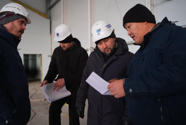 Евгений Григорьев проверил ход строительства многофункционального спортивного комплекса