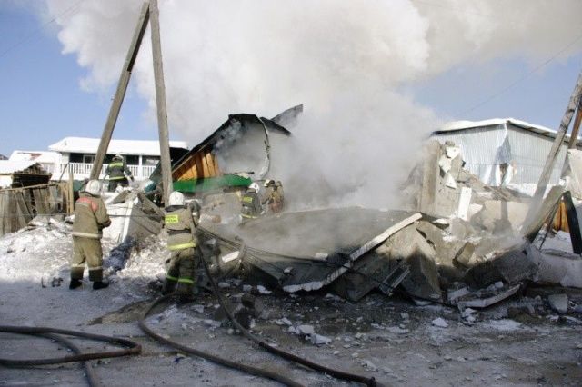 В Якутске на месте пожара в бесхозном строении был обнаружен погибший мужчина