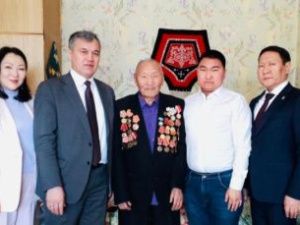 Афанасий Владимиров встретился с ветераном войны Василием Александровым