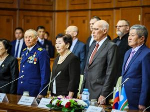 Коллектив «ЛОРП» поздравил моряков и речников с Днем Военно-морского флота