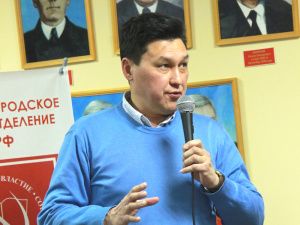 Коммунисты Якутии почтили память Иосифа Виссарионовича Сталина