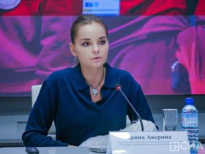 Чемпионки художественной гимнастики сестры Аверины ответили на вопросы юных якутян