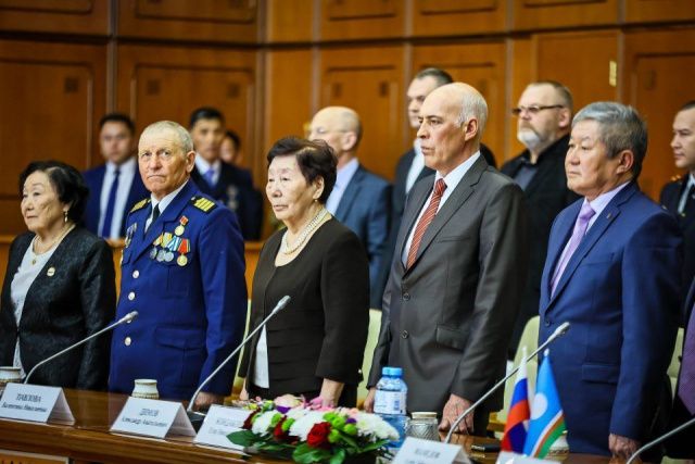 Коллектив «ЛОРП» поздравил моряков и речников с Днем Военно-морского флота