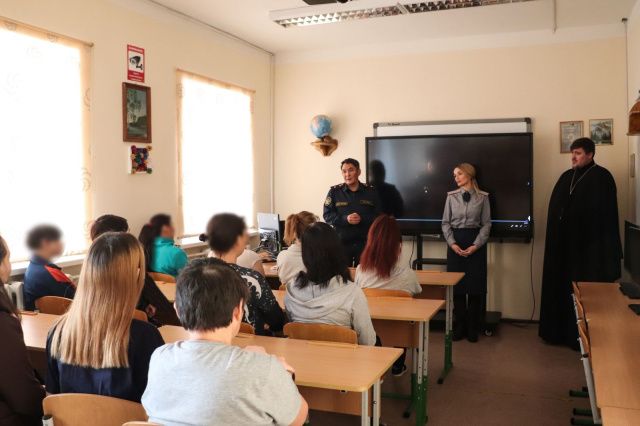 Лекции по профилактике суицида и членовредительства проведены в следственном изоляторе