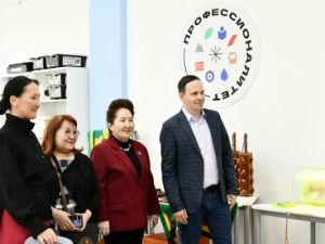 Руководитель Федерального центра развития воспитания в системе СПО Данил Уфимцев провёл семинар для педагогов колледжей Якутии 