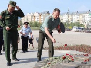 Якутские росгвардейцы почтили память воинов-освободителей