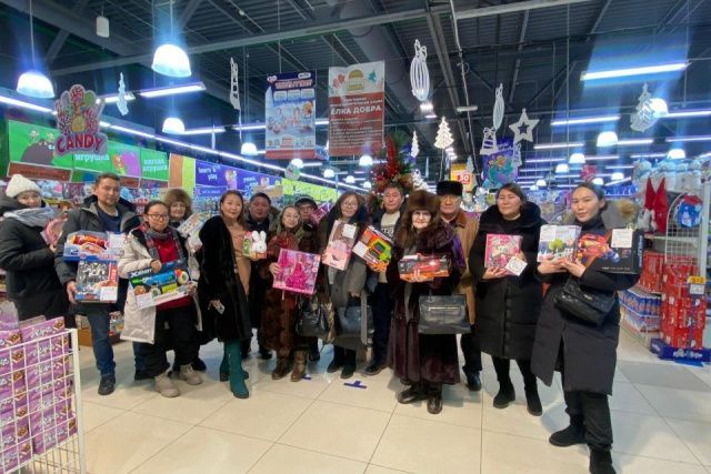 Работники профсоюзов Якутии приняли участие в акции «Елка добра»
