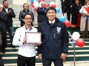 В День знаний лучшим студентам Якутского колледжа связи и энергетики вручили именные стипендии