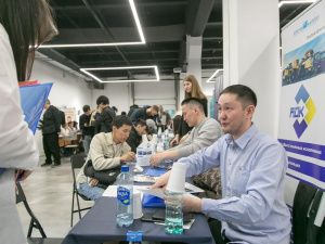 Более 1200 человек получили предложения от работодателей на  Всероссийской ярмарке трудоустройства «Работа России. Время возможностей» в Якутии 