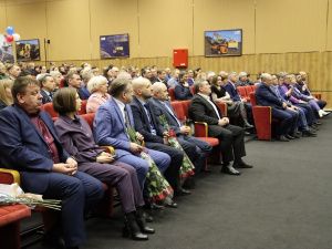 Подразделения «Якутугля» отметили юбилеи