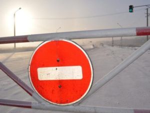 На весь день ограничат въезд на парковку площади Орджоникидзе