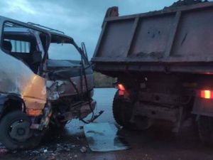 На Покровском тракте микрогрузовик столкнулся с КАМАЗом