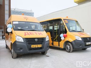 Спортивным учреждениям Якутии вручили микроавтобусы и автобусы
