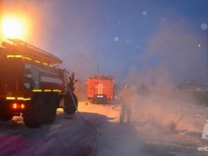Двухэтажный частный дом сгорел в Якутске