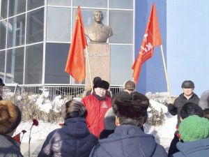 Коммунисты Якутии почтили память И.В. Сталина