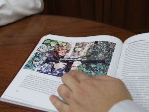 В преддверии Дня Героев Отечества молодые сотрудники УФСИН читают книгу «Сотрудники УИС – Герои России»