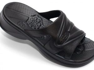 В Якутии мать ударила дочь полиуретановым тапком по голове